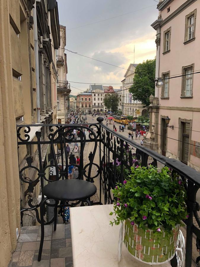 Lux Apartment Ruska ลวีฟ ภายนอก รูปภาพ